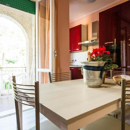 Blu Mare Apartments Пьетра-Лигуре Экстерьер фото